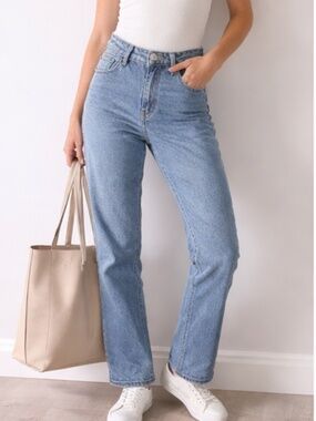 Abercrombie Curve Love High Rise Jeans Size 33 Light Wash Straight Leg